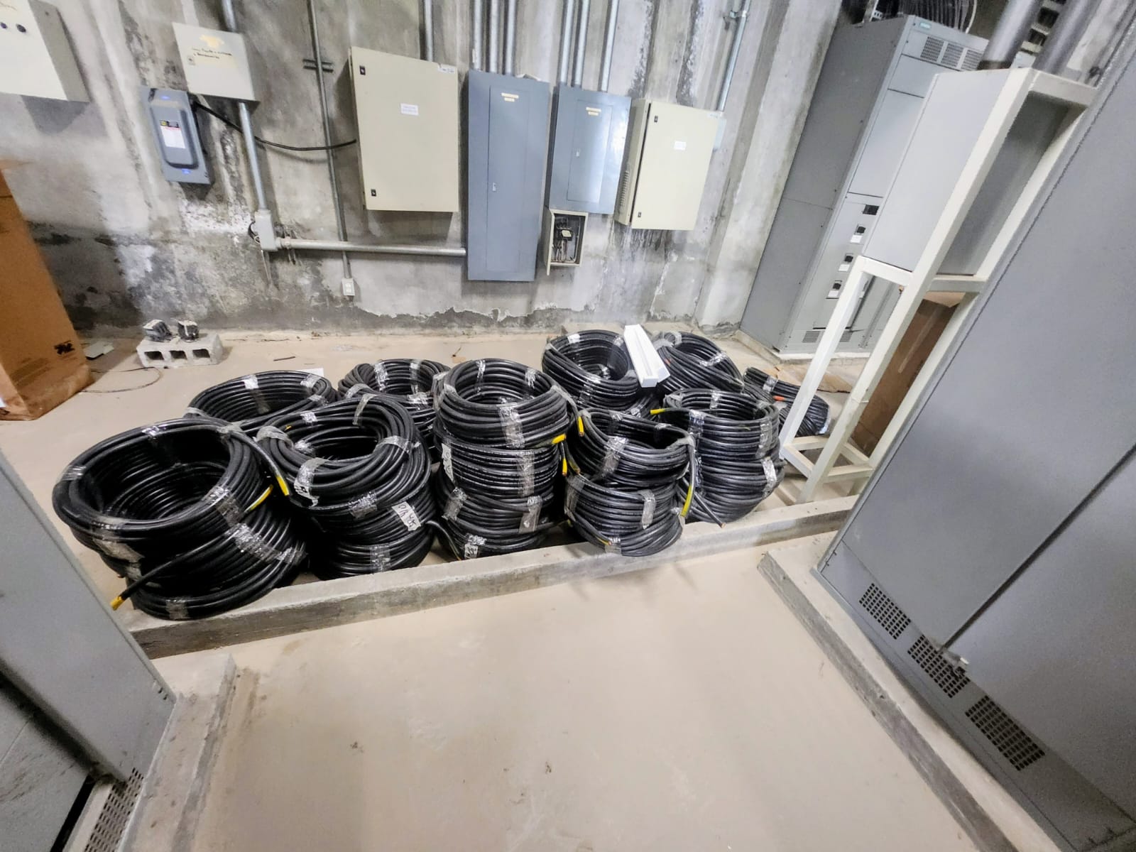 Suministro de material eléctrico